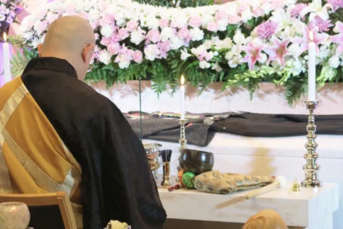 合同法要の様子