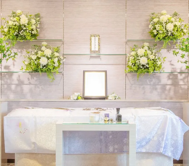 式場の設備を確認する様子