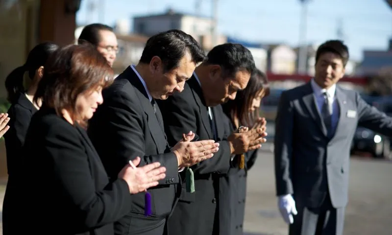 スタッフのサービス風景1