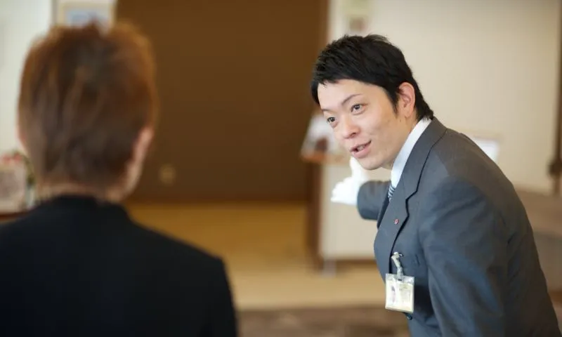 スタッフのサービス風景3