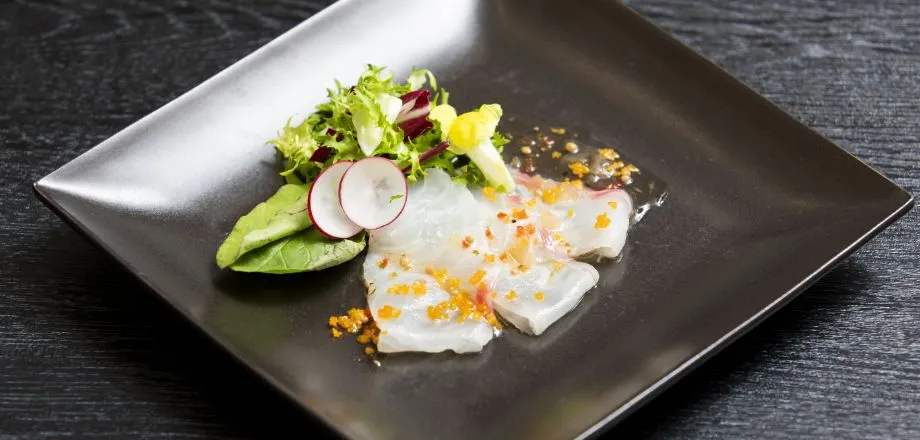 真鯛のカルパッチョ カラスミかけ(春料理)