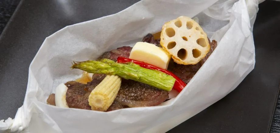 国産牛と旬野菜の奉書包み焼(秋料理)