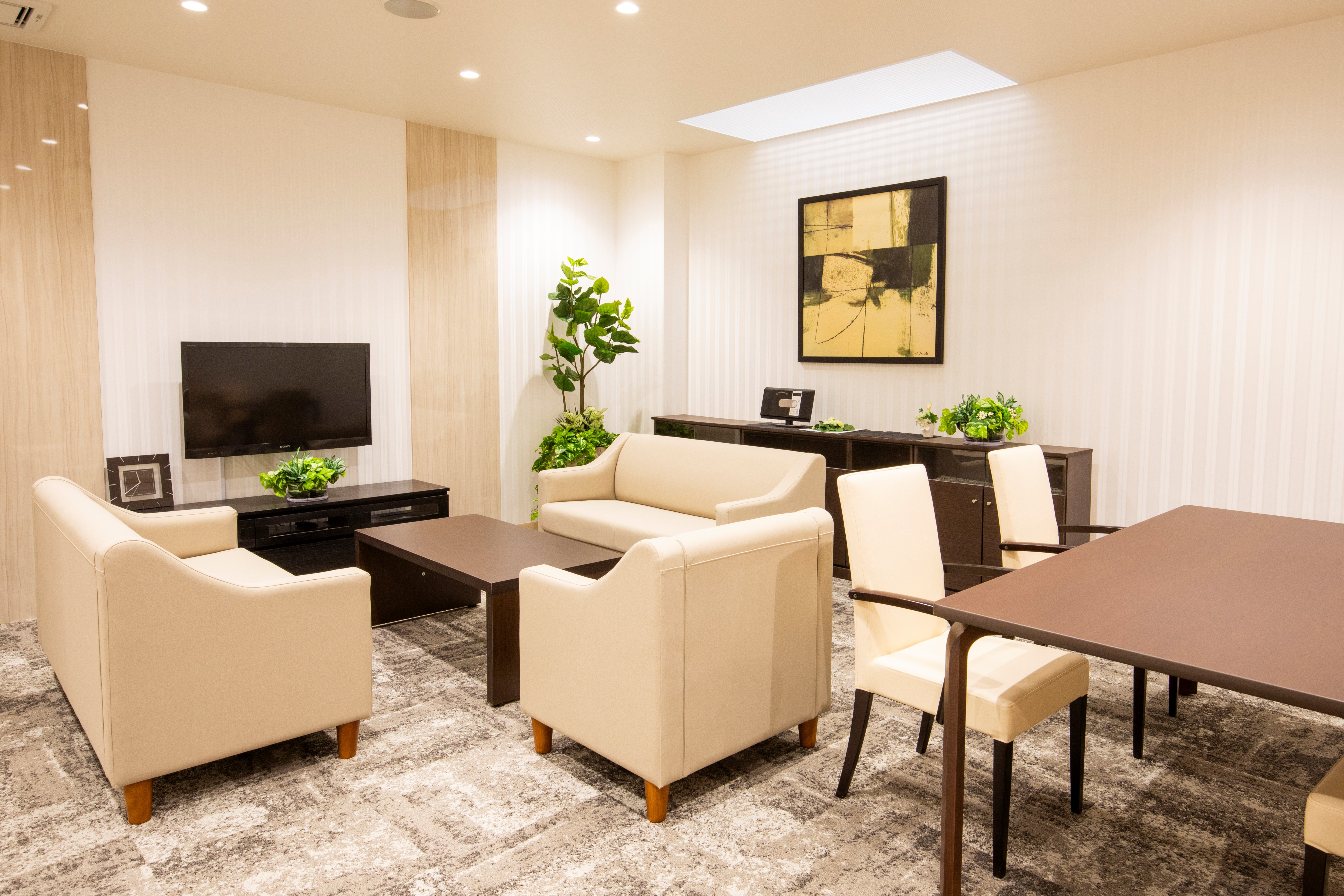 座間ホール1階式場