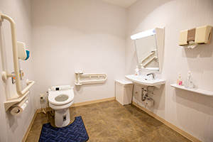 しぶさわファミリーホール多目的トイレ