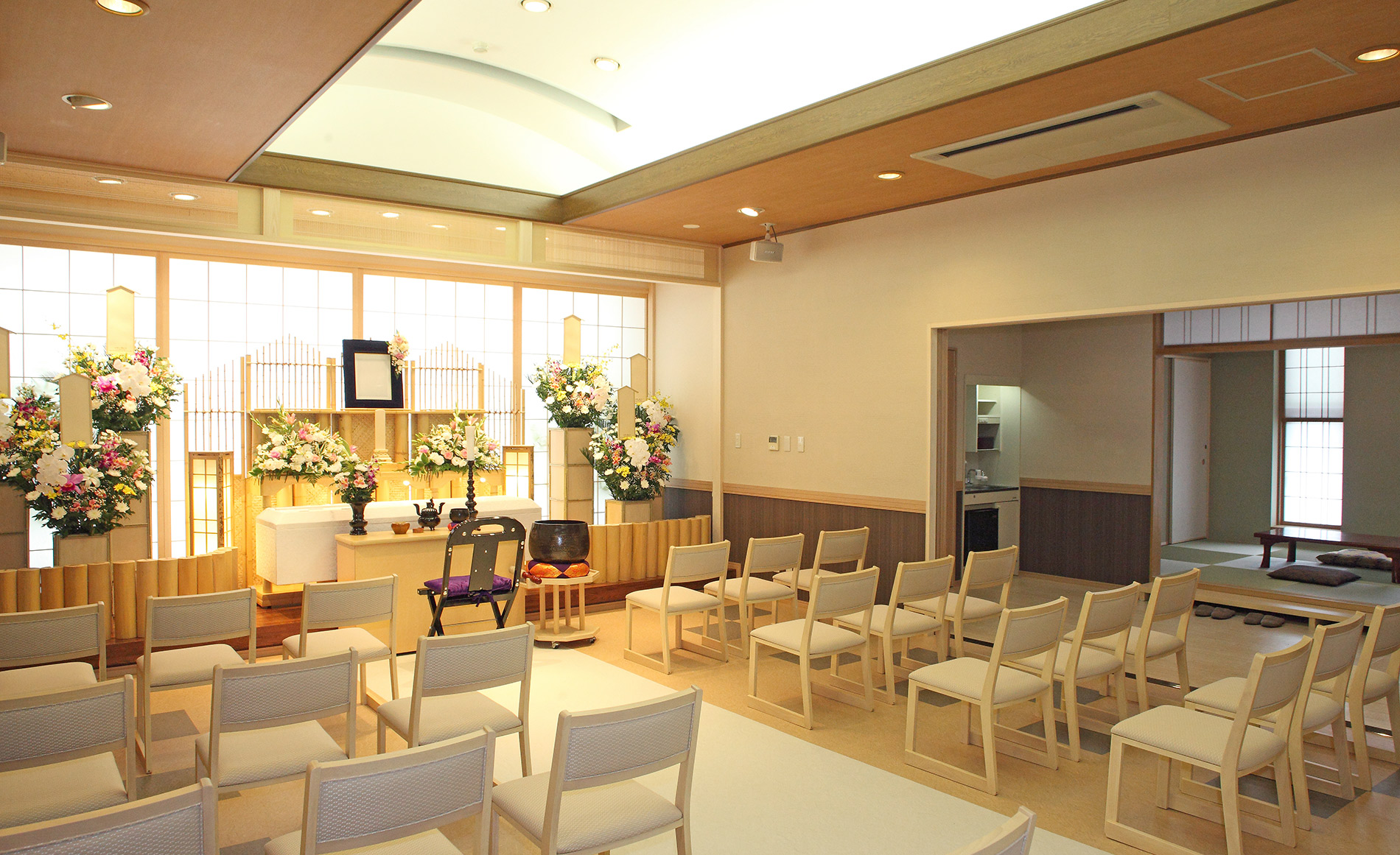 サン・ライフ<br>南多摩総合ホール