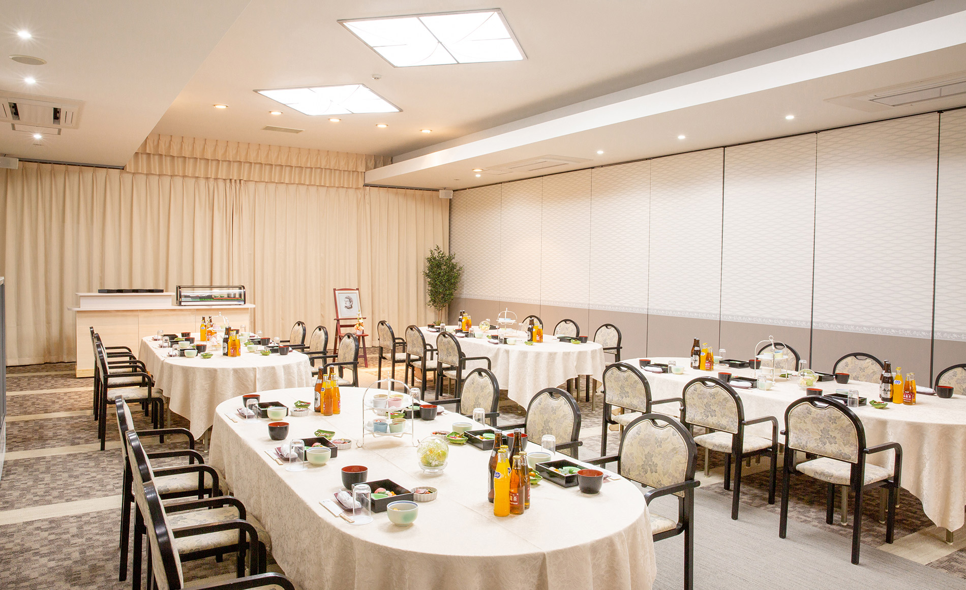 サン・ライフ<br>大和総合ホール