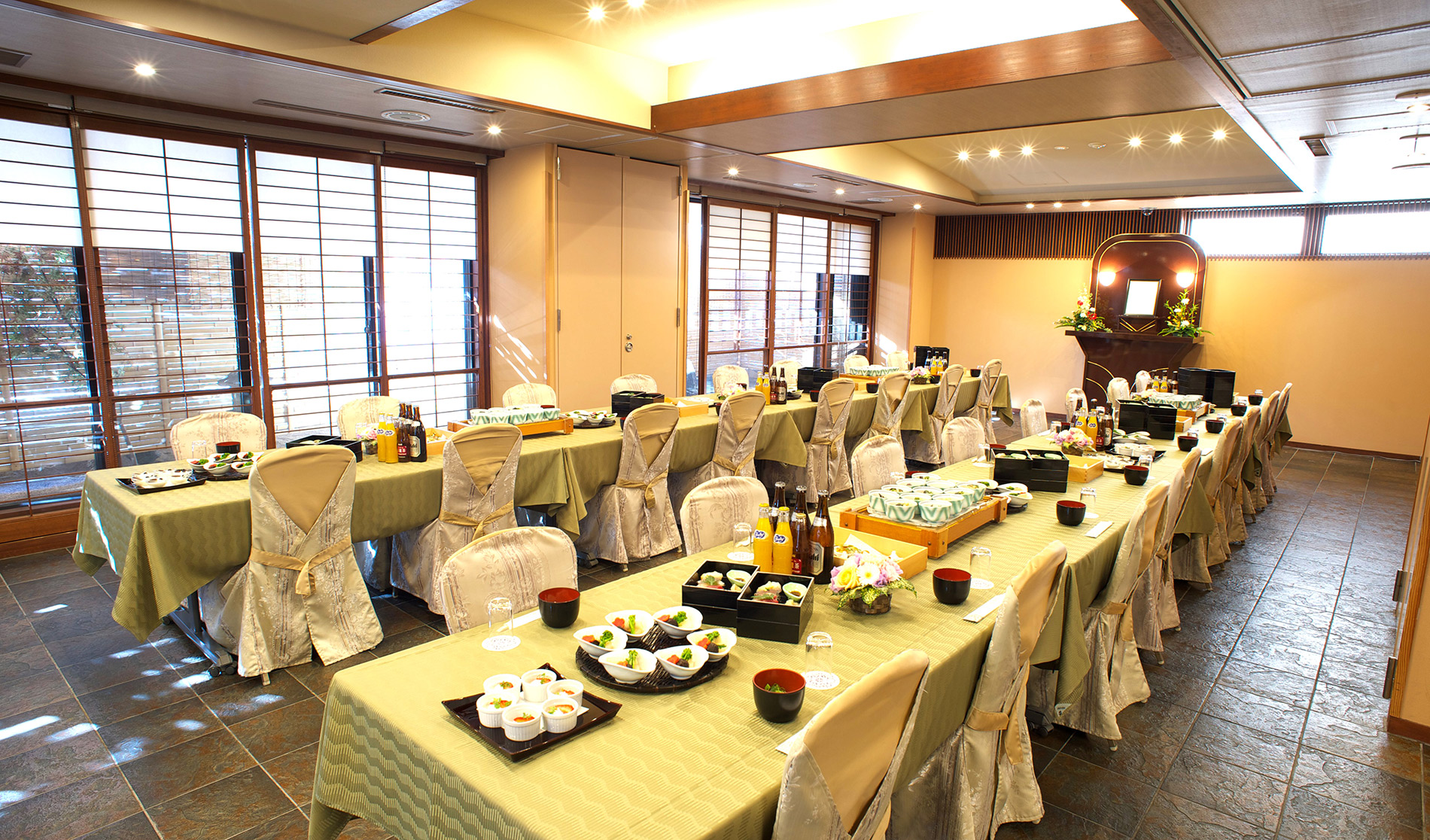 サカエヤ・ホール会食所