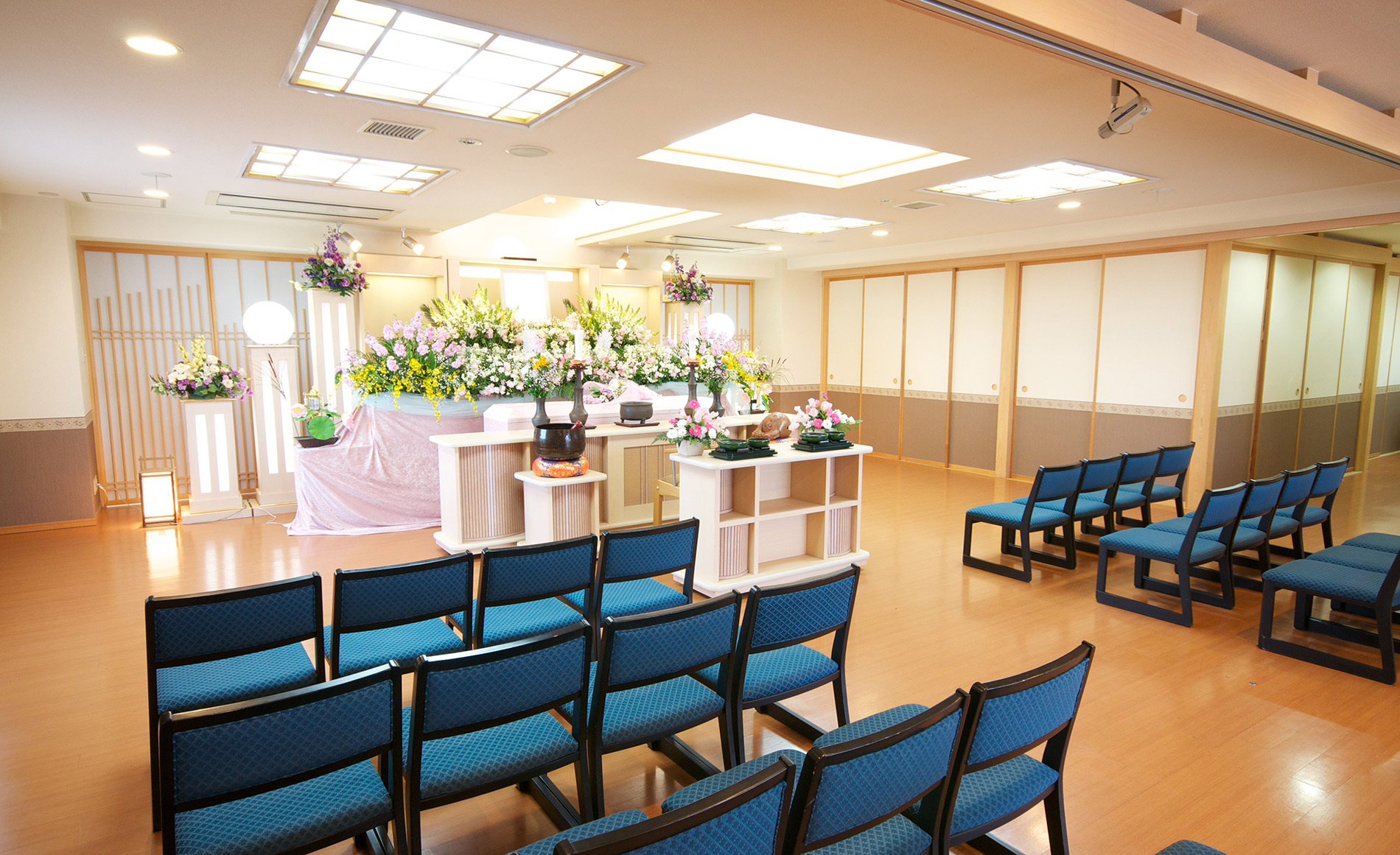 サン・ライフ<br>大和総合ホール