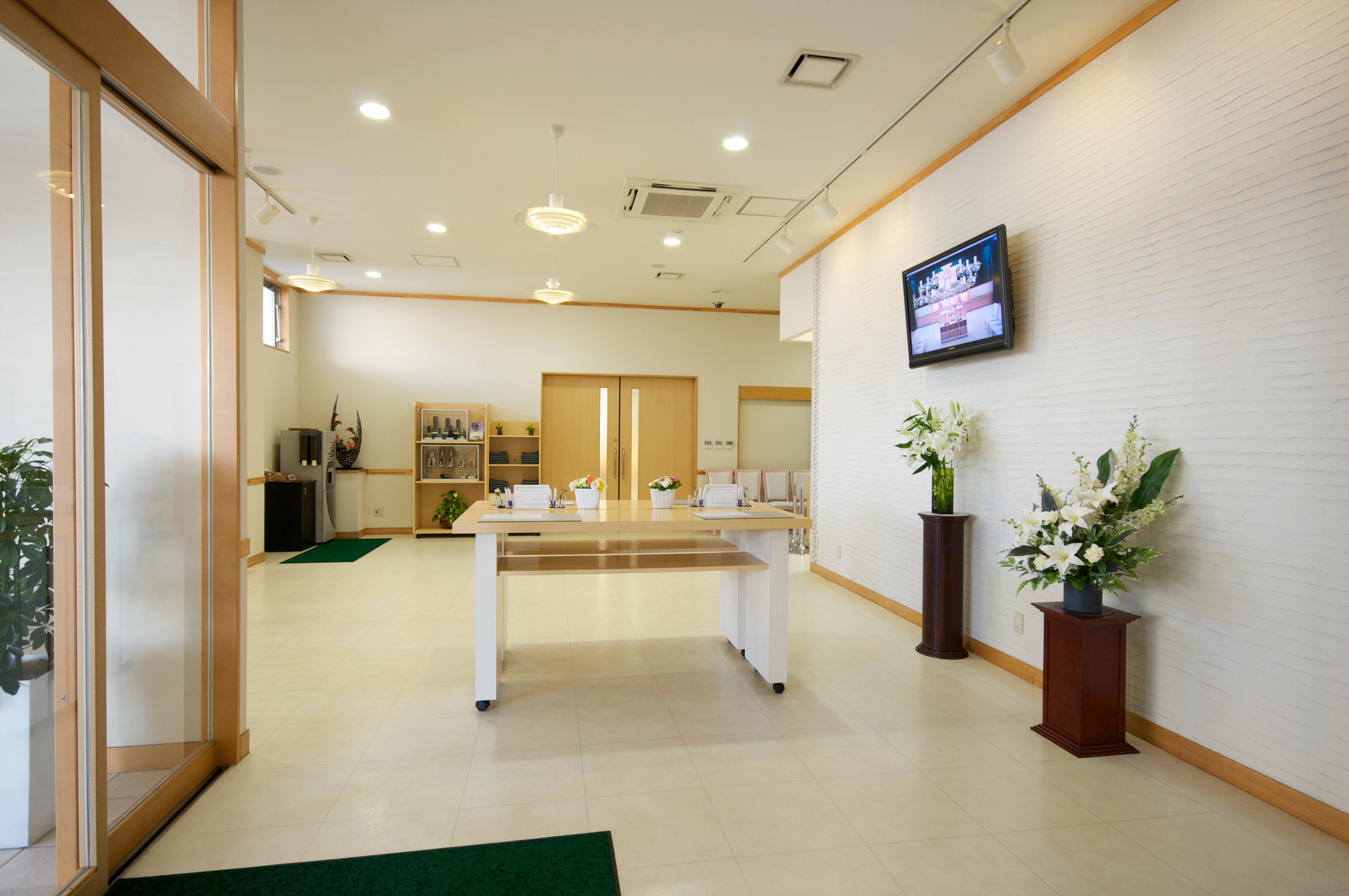 日野会館高倉総合ホールロビー1