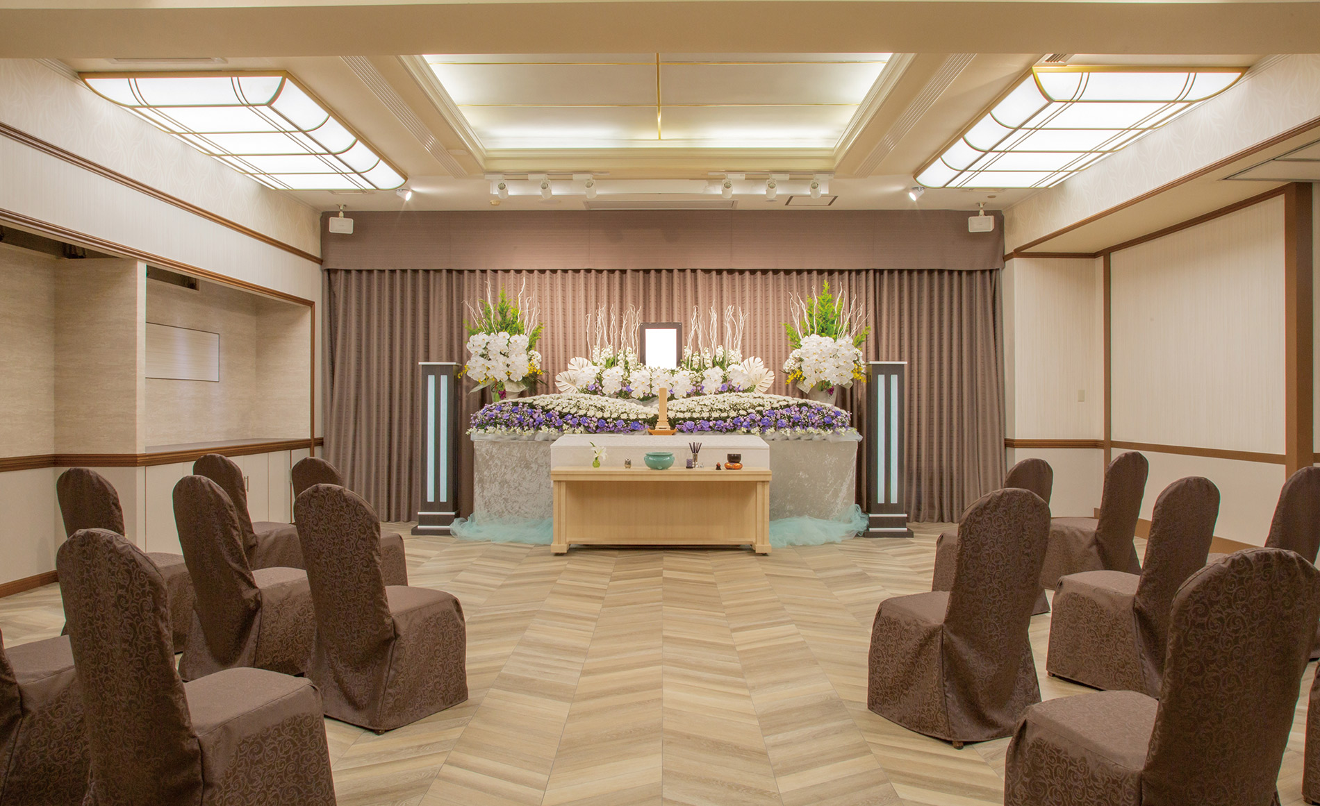 サン・ライフ<br>伊勢原総合ホール