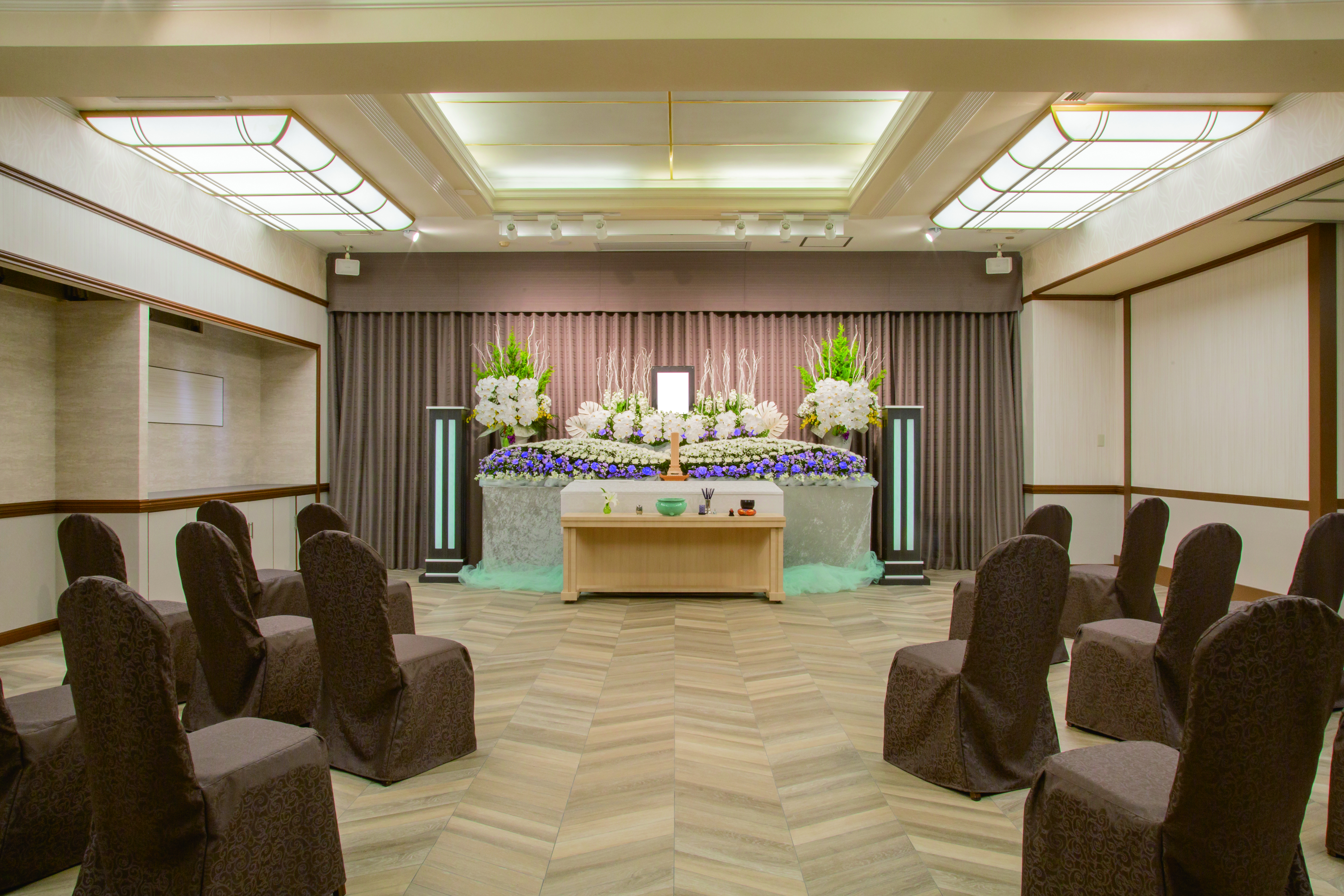 サン・ライフ<br>伊勢原総合ホール