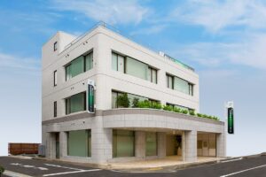 伊勢原駅南口ファミリホール外観