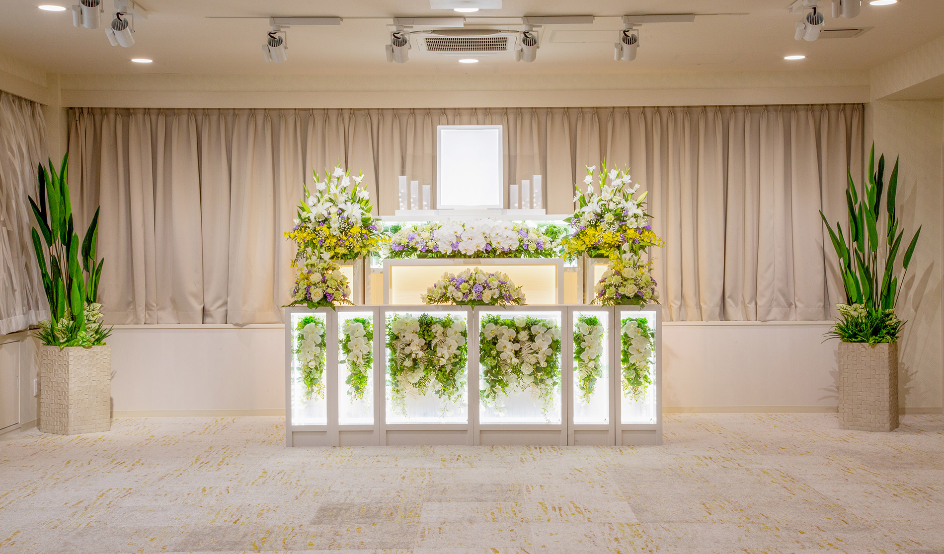 伊勢原駅南口ファミリホール祭壇