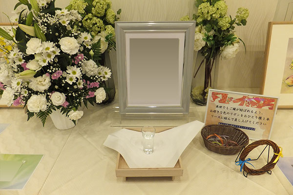 茅ヶ崎市|父を見送った長男が選んだ1日での家族葬・参列10名の記録