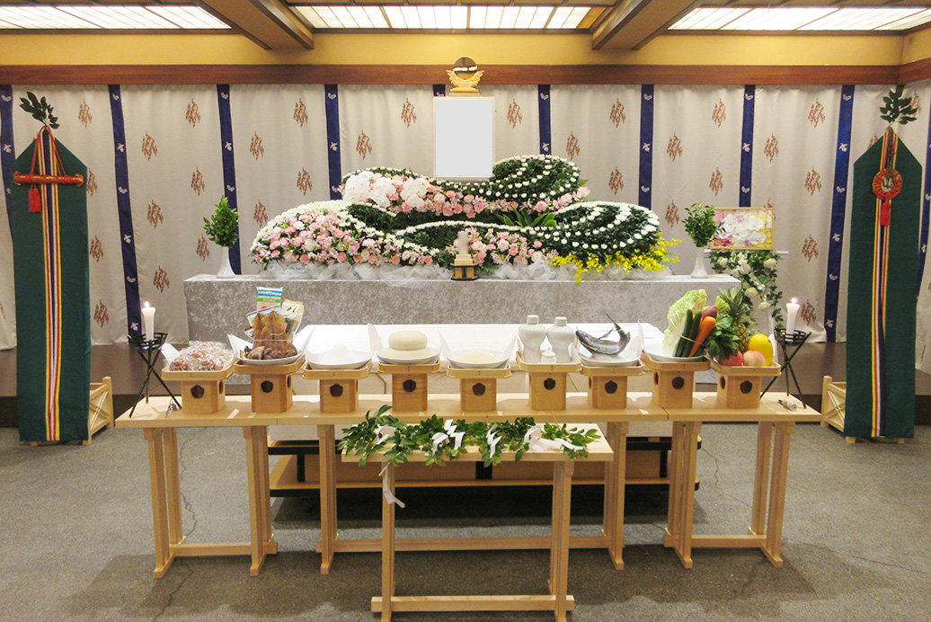 平塚市サカエヤホールの家族葬｜次女が6名で母を見送った記録