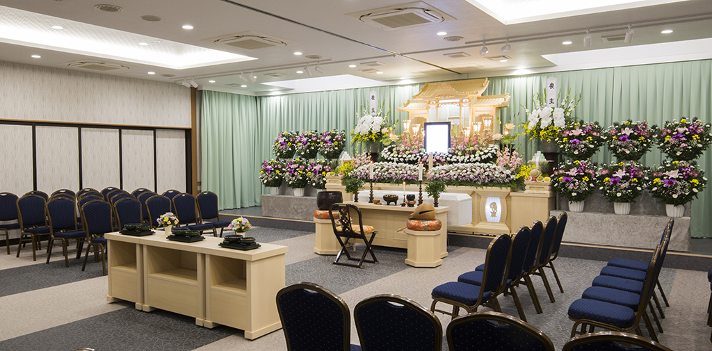 一般葬から大型葬まで対応可能な1階式場。