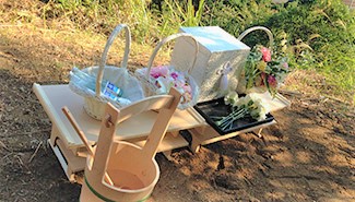 祭壇へ献花