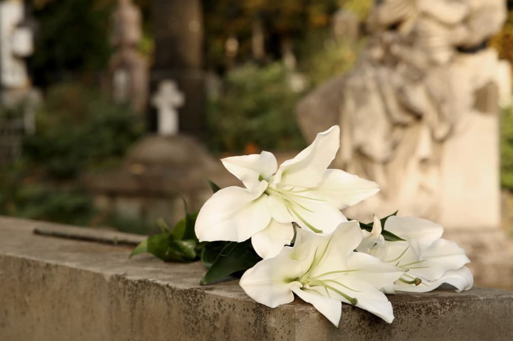 献花とは故人に捧げる花のこと