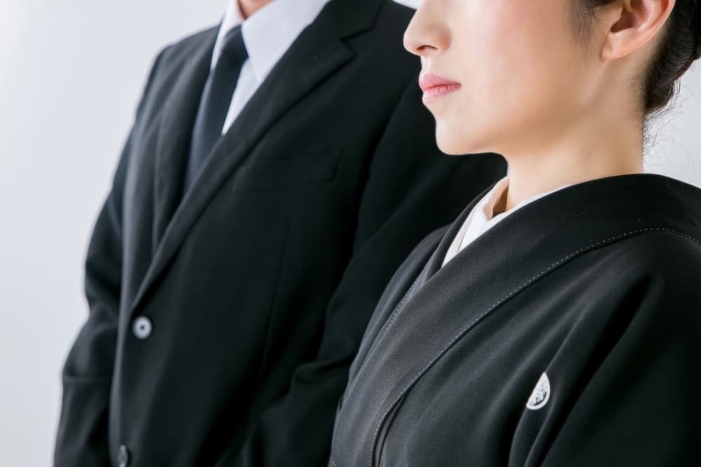 喪主の役割と決め方を紹介|挨拶で気を付けるべき3つのポイント