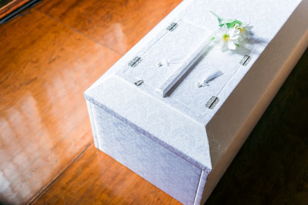 密葬とは？家族葬や一般葬の違いを説明！流れや費用も解説