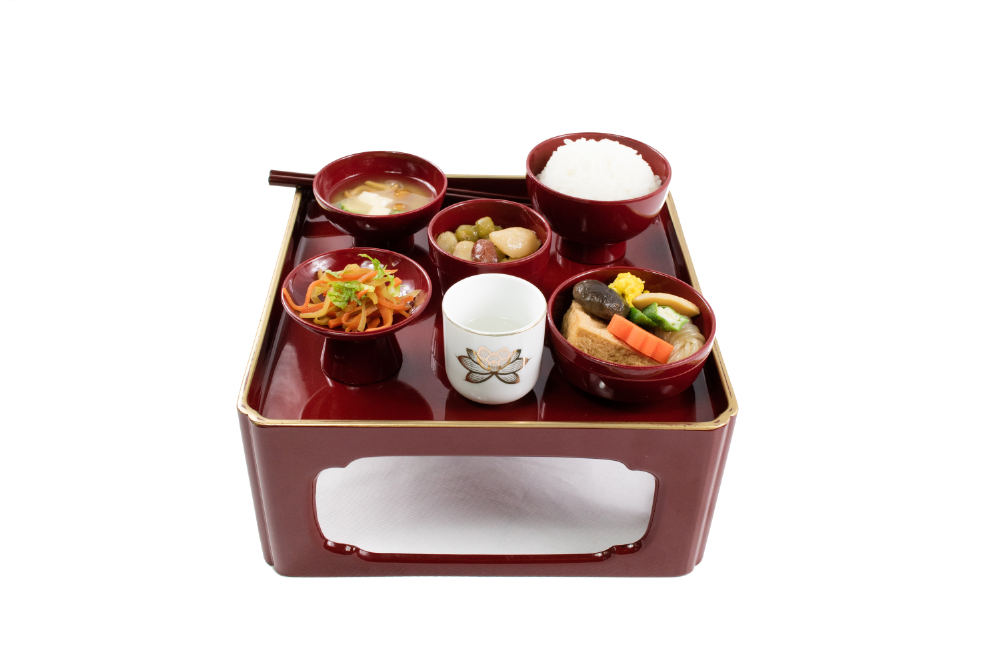 陰膳(かげぜん)とは?意味やマナー、供え方などについて解説