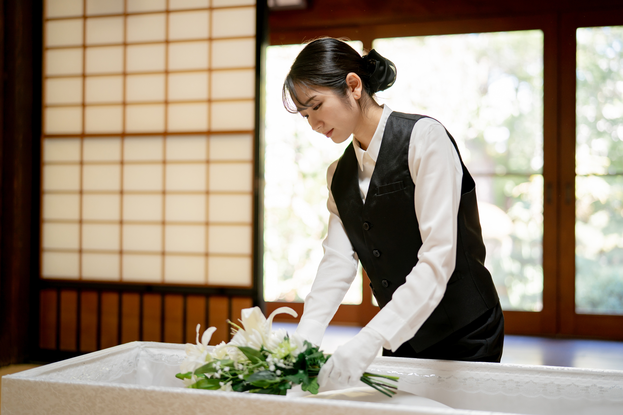 死装束とは？宗教によって異なる考え方や意味・着せ方の注意点など分かりやすく解説
