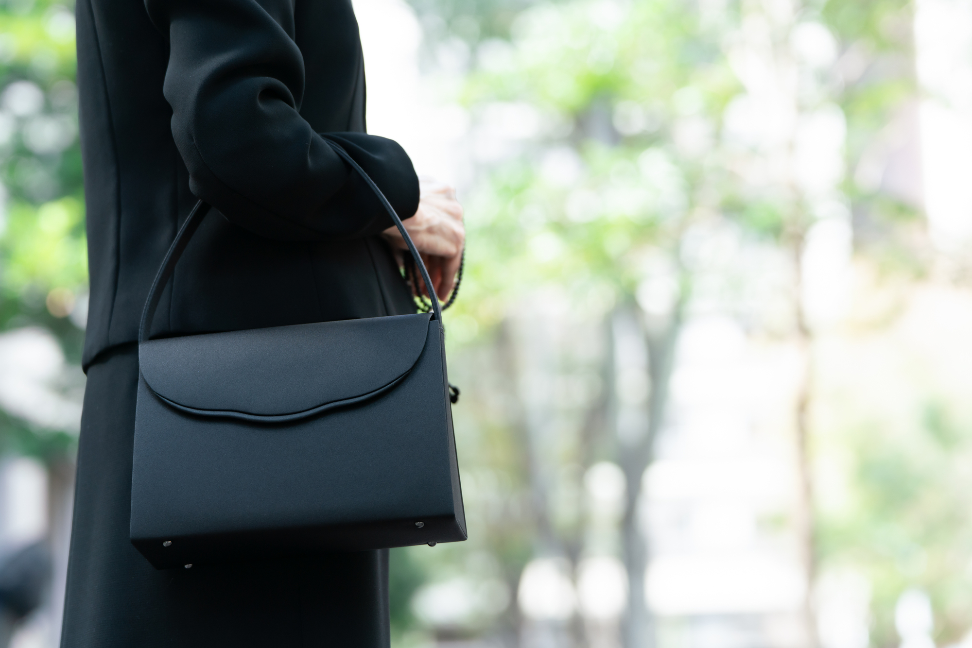 喪服用のカバン、どうしたら？｜葬儀カバンの選び方とマナー - 葬儀  