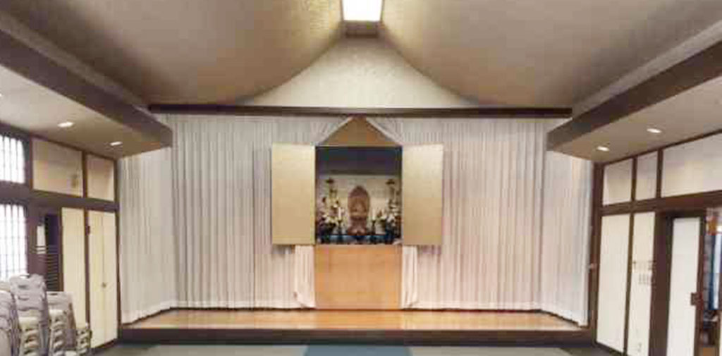 宝泉寺別院斎場 1F式場