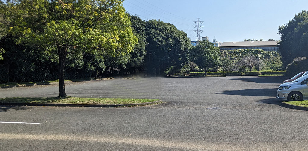 茅ヶ崎市斎場　駐車場