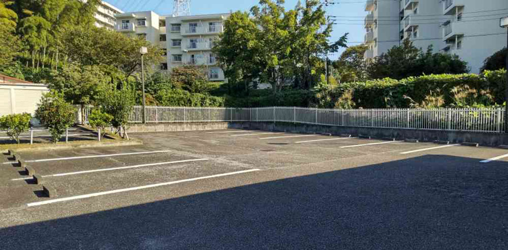 アバホール　駐車場
